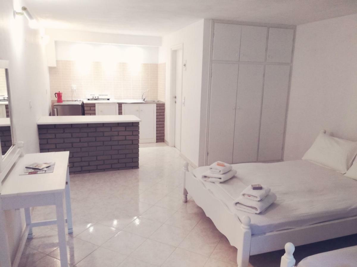 Rossi'S Studios Moraitika Dış mekan fotoğraf